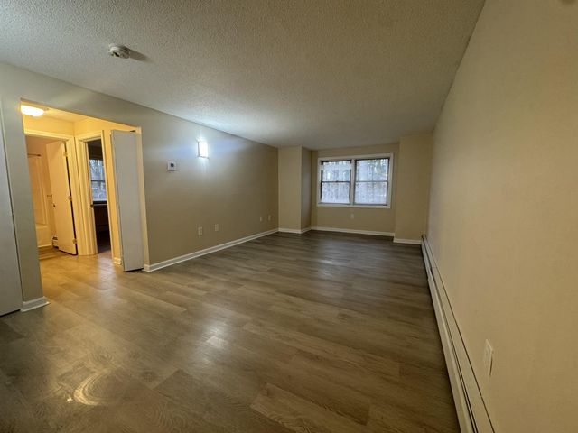 37 Alice Dr Apt 125, Concord, NH 03303