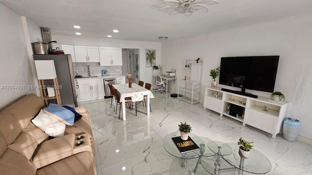 340 S Oakridge S 340, Deerfield Beach, FL 33442