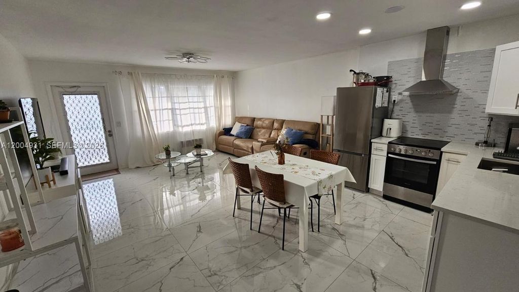 340 S Oakridge S 340, Deerfield Beach, FL 33442