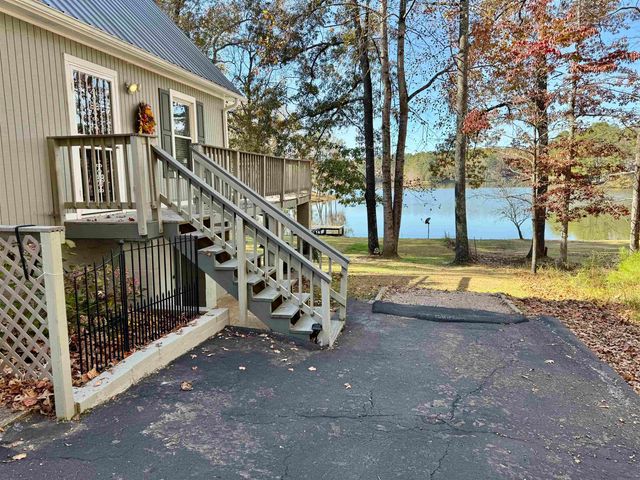 720 EDGEWATER DR, Middleton, TN 38052