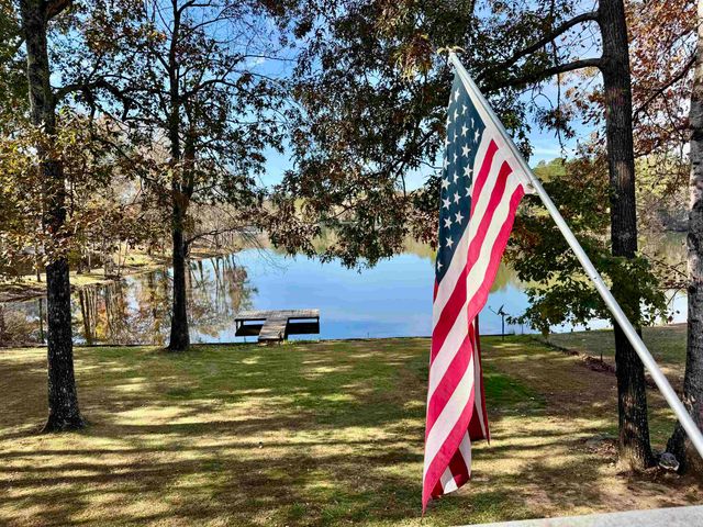 720 EDGEWATER DR, Middleton, TN 38052