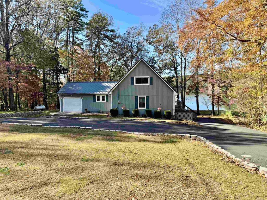 720 EDGEWATER DR, Middleton, TN 38052