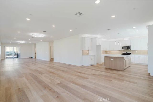 1079 E Elmwood, Burbank, CA 91501