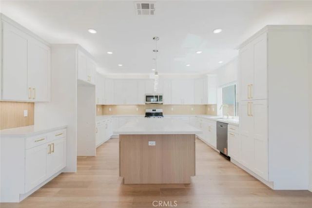 1079 E Elmwood, Burbank, CA 91501