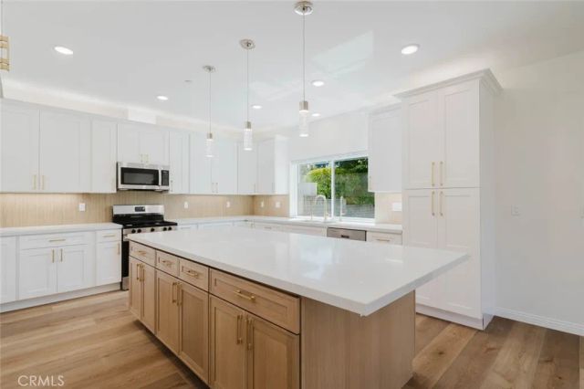 1079 E Elmwood, Burbank, CA 91501