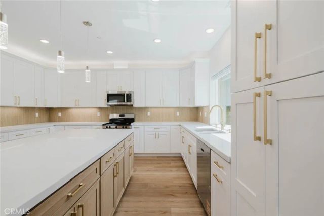 1079 E Elmwood, Burbank, CA 91501