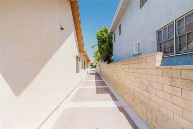 1079 E Elmwood, Burbank, CA 91501