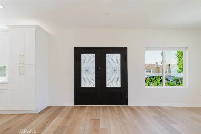 1079 E Elmwood, Burbank, CA 91501