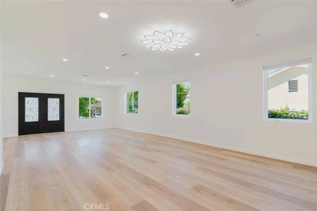 1079 E Elmwood, Burbank, CA 91501