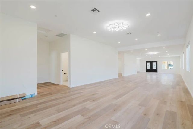 1079 E Elmwood, Burbank, CA 91501
