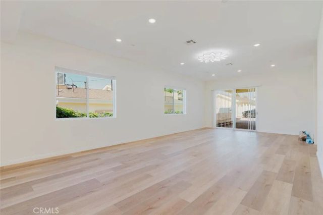 1079 E Elmwood, Burbank, CA 91501