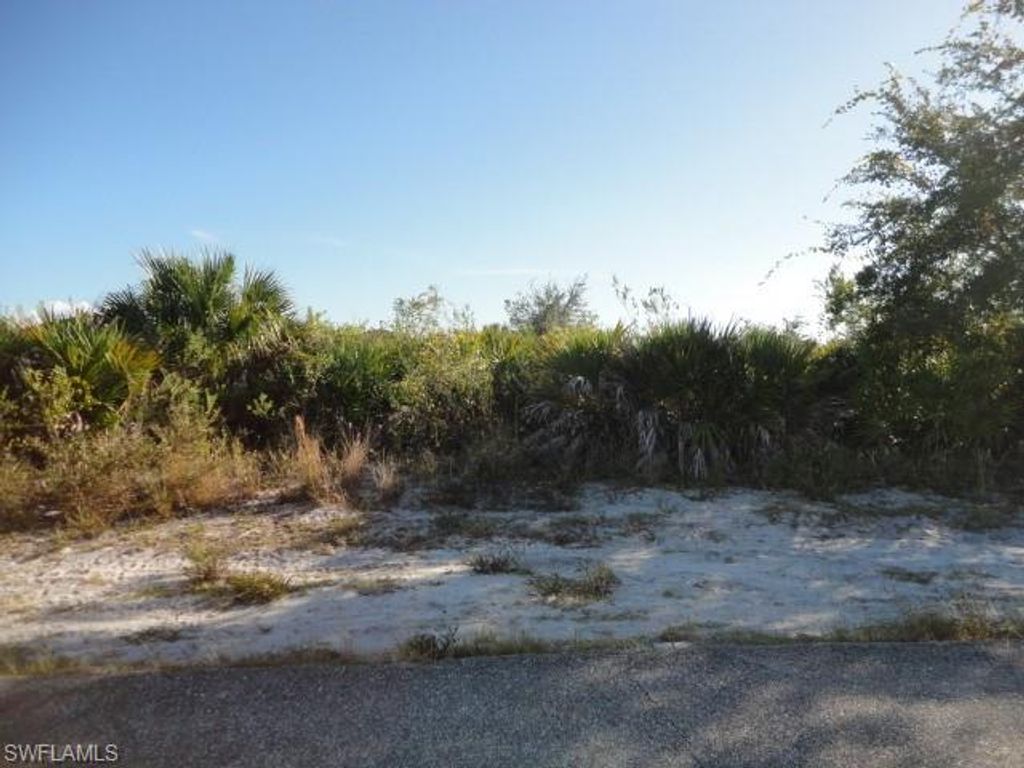 2815 73rd ST W, LEHIGH ACRES, FL 33971 — exterior