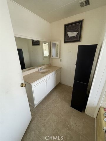 8200 Bolsa Ave 166, Midway City, CA 92655