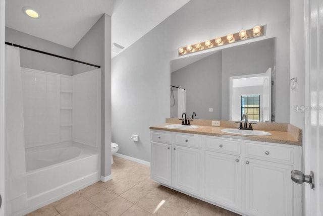 16431 KINGLETRIDGE AVENUE, Lithia, FL 33547