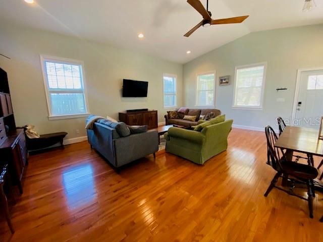 2527 4TH AVENUE N, St Petersburg, FL 33713