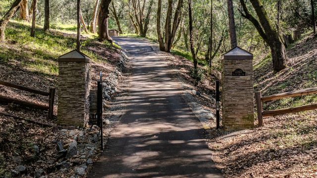 22401 Volcano Hills Rd, Pioneer, CA 95666
