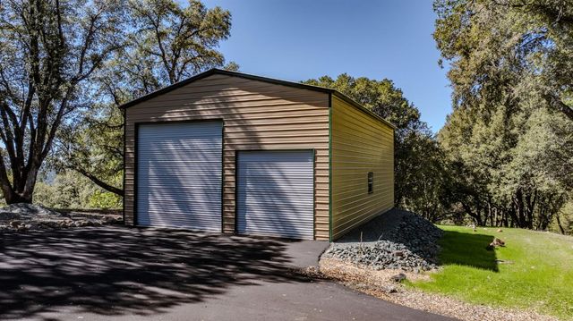 22401 Volcano Hills Rd, Pioneer, CA 95666