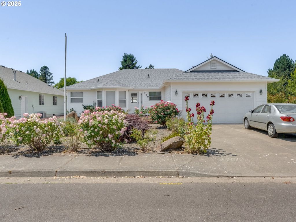 720 Se LACEY St, Sheridan, OR 97378