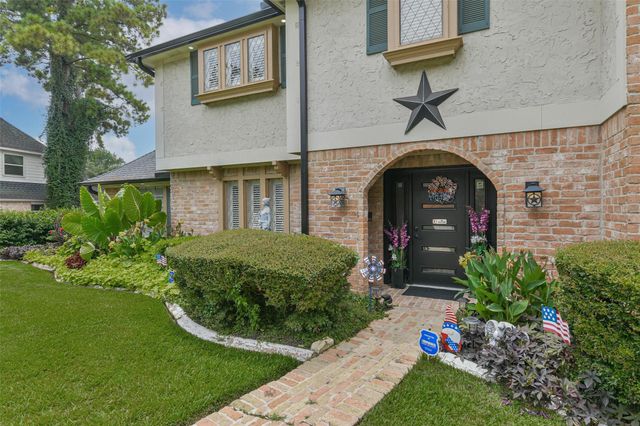 16211 N Greenfield Drive, Spring, TX 77379