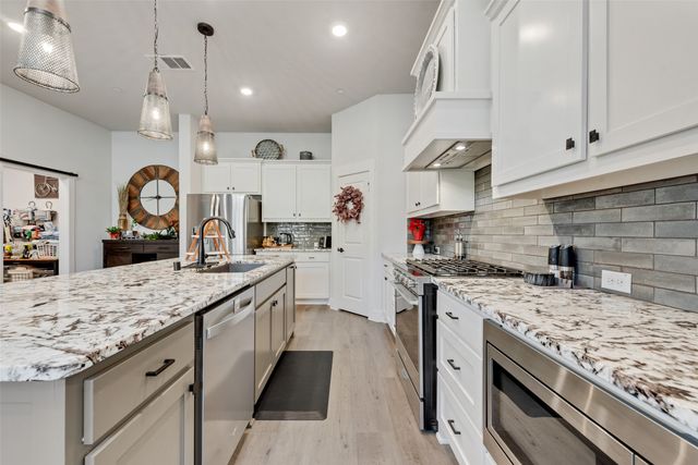 7226 Merlot Place, Grand Prairie, TX 75054