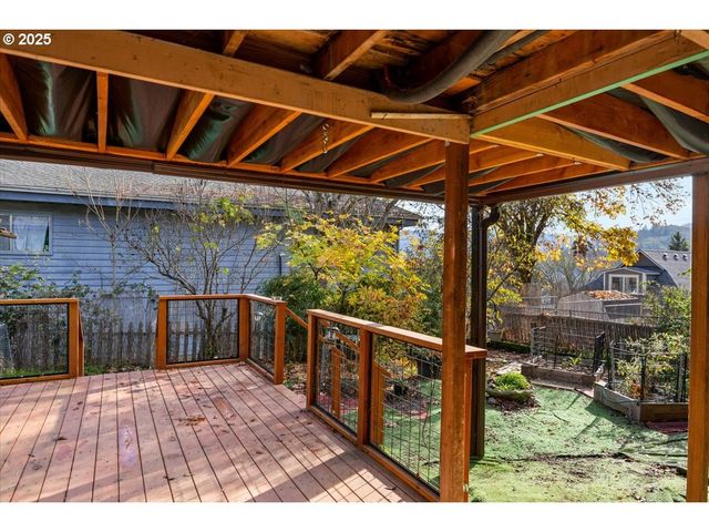 635 Nw 4TH Ave, Myrtle Creek, OR 97457