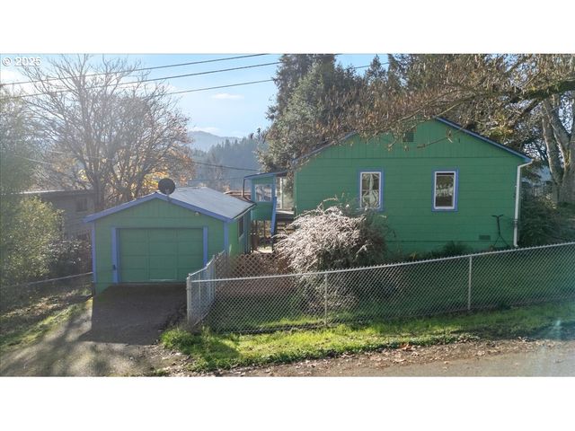 635 Nw 4TH Ave, Myrtle Creek, OR 97457