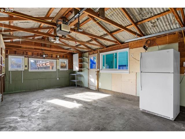 635 Nw 4TH Ave, Myrtle Creek, OR 97457