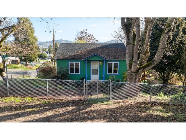 635 Nw 4TH Ave, Myrtle Creek, OR 97457