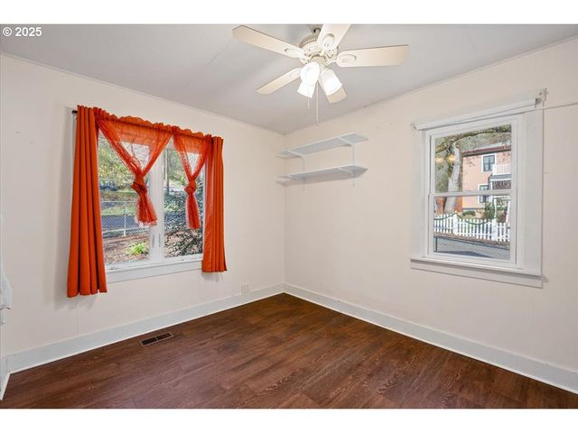 635 Nw 4TH Ave, Myrtle Creek, OR 97457