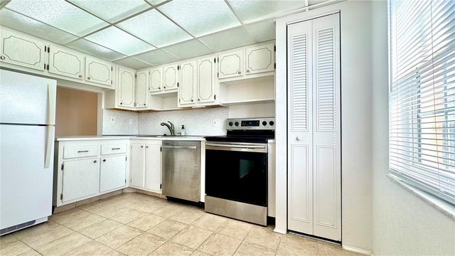 1900 68TH STREET N 106, St Petersburg, FL 33710