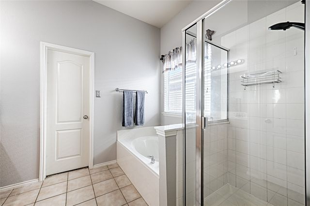 1417 Live Oak Lane, Savannah, TX 76227