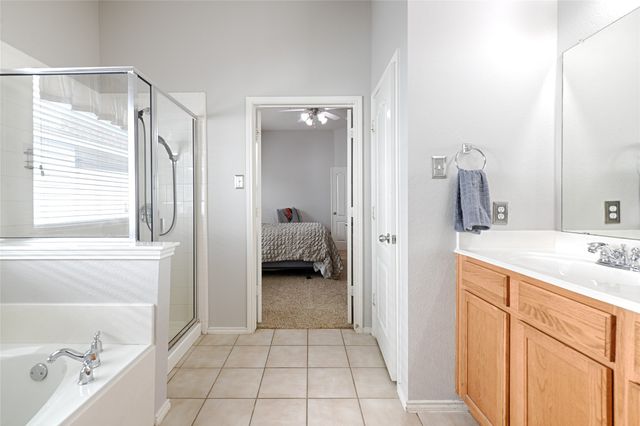 1417 Live Oak Lane, Savannah, TX 76227