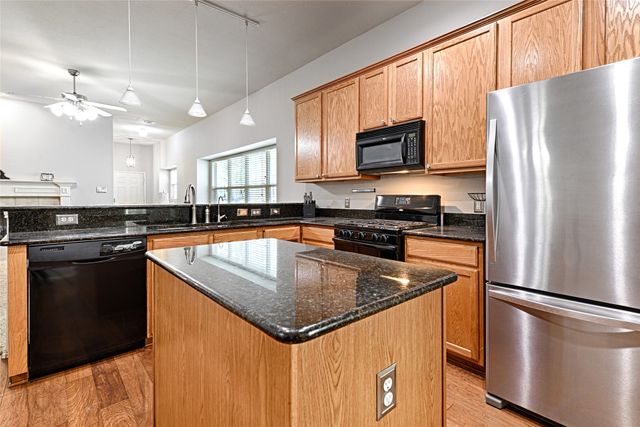 1417 Live Oak Lane, Savannah, TX 76227