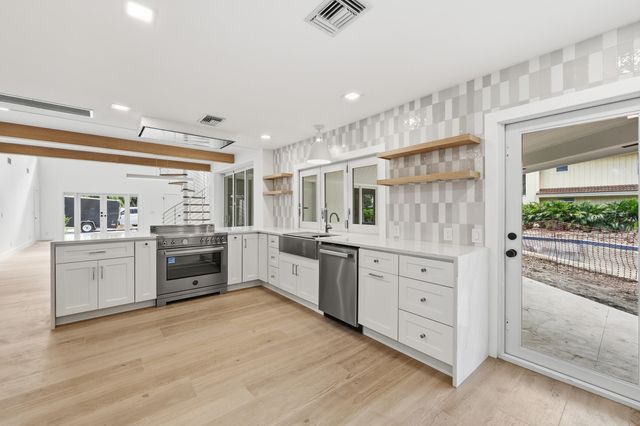 6189 Woodcutter Court, Palm Beach Gardens, FL 33418