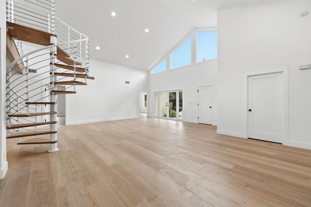 6189 Woodcutter Court, Palm Beach Gardens, FL 33418