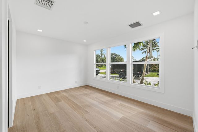 6189 Woodcutter Court, Palm Beach Gardens, FL 33418