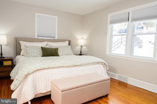 220 BALLIGOMINGO RD, Conshohocken, PA 19428