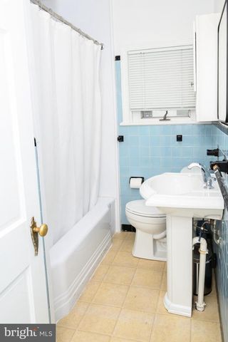 220 BALLIGOMINGO RD, Conshohocken, PA 19428