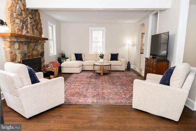 220 BALLIGOMINGO RD, Conshohocken, PA 19428