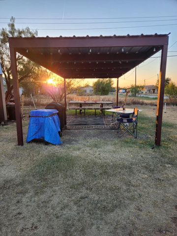 1502 Avenue N N, Anson, TX 79501