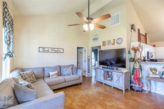 1502 Avenue N N, Anson, TX 79501