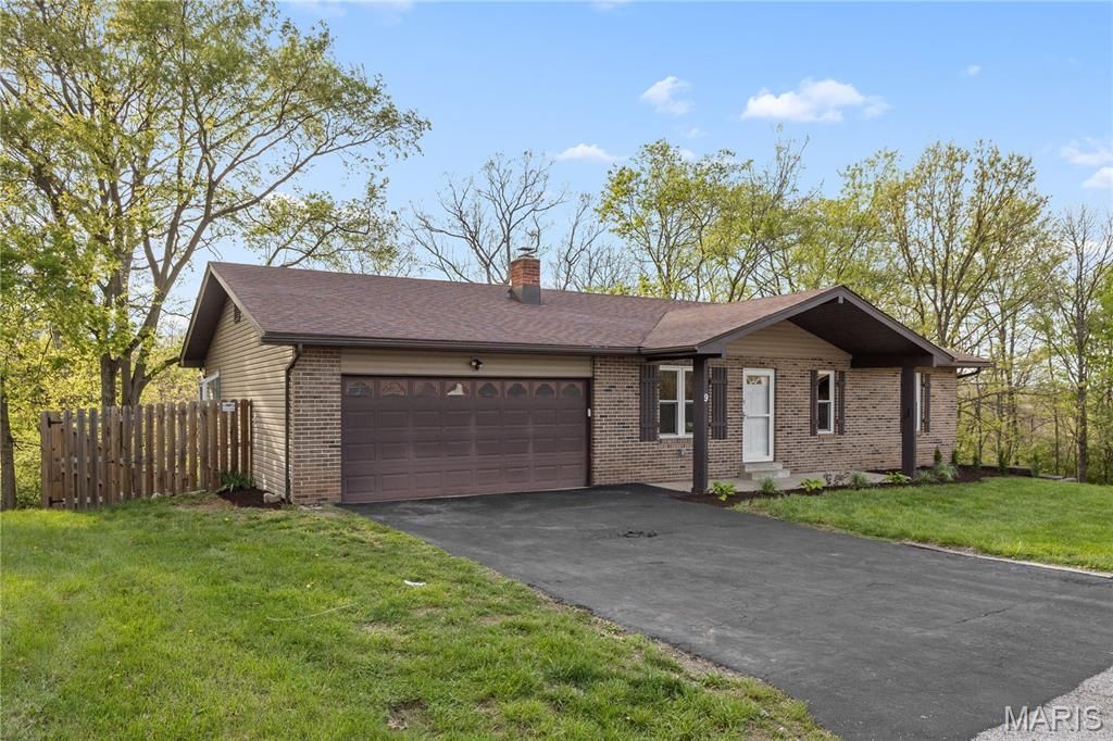 9 Chateau Lane, Unincorporated, MO 63010