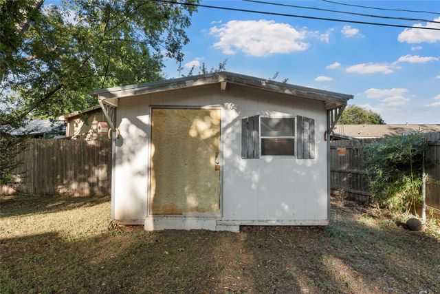 1725 La Porte Drive, Waco, TX 76710