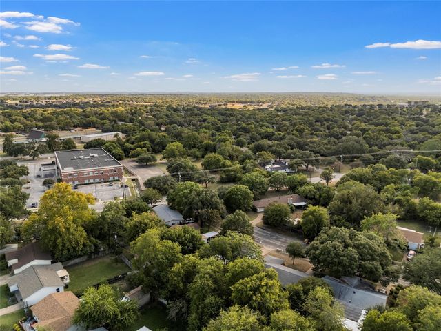 1725 La Porte Drive, Waco, TX 76710