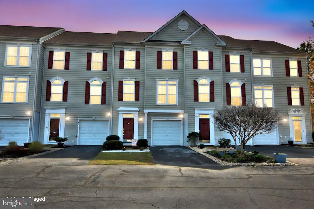 Image 1 of property listing at 15 JOHN HALL DR, Ocean View, DE 19970