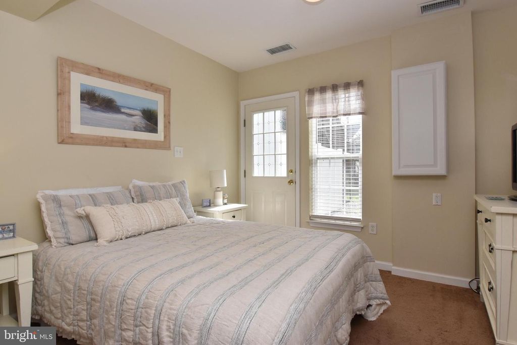 Image 13 of property listing at 15 JOHN HALL DR, Ocean View, DE 19970