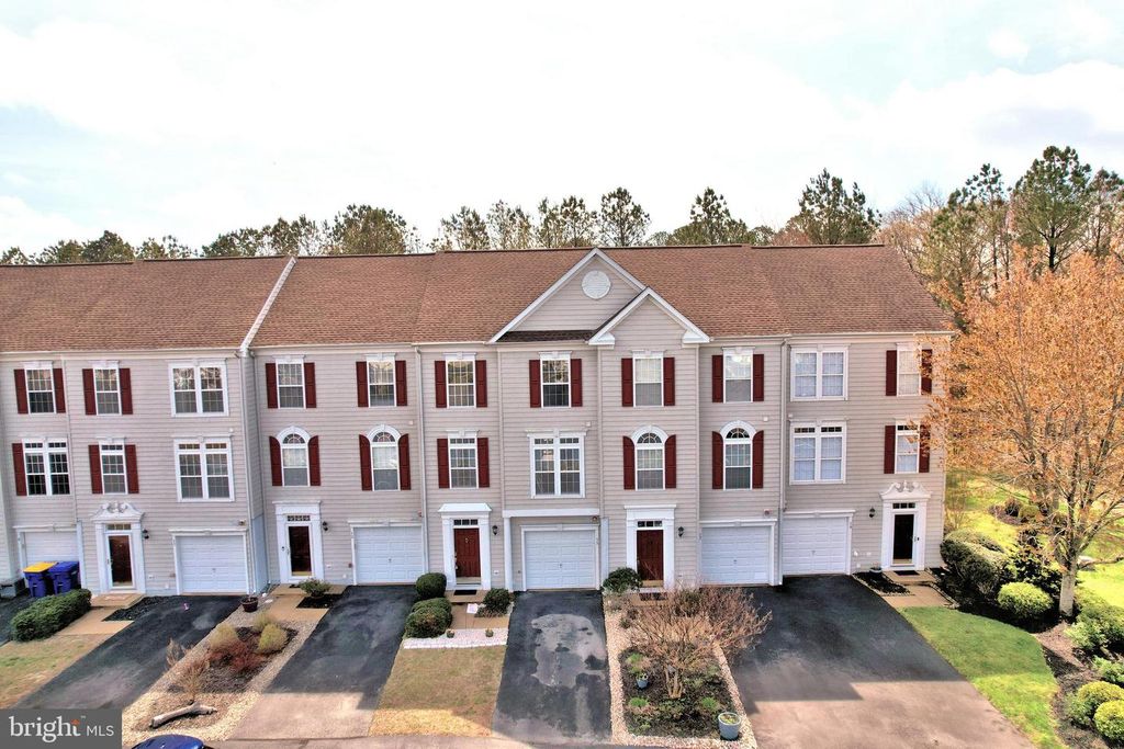 Image 3 of property listing at 15 JOHN HALL DR, Ocean View, DE 19970