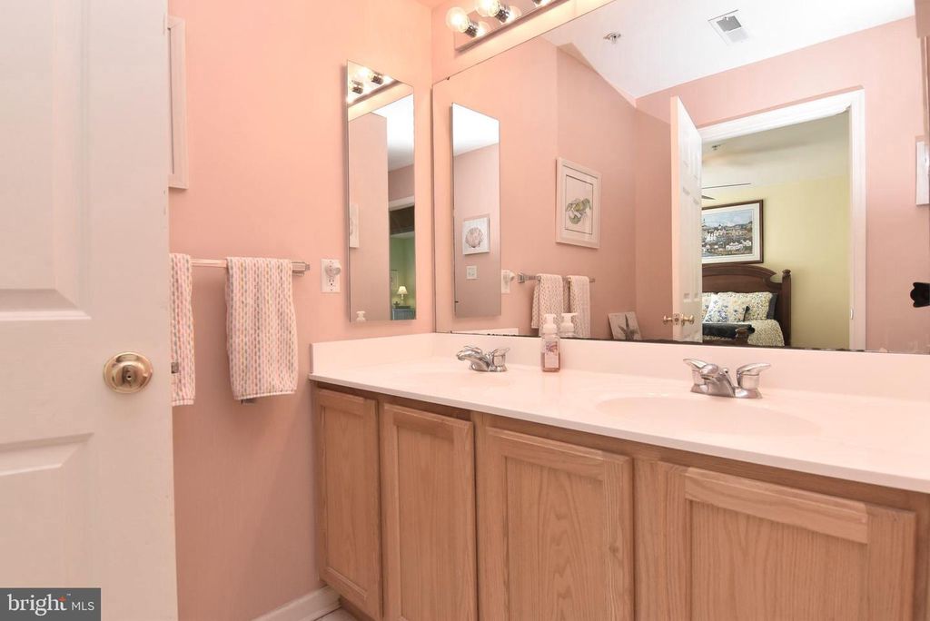 Image 32 of property listing at 15 JOHN HALL DR, Ocean View, DE 19970