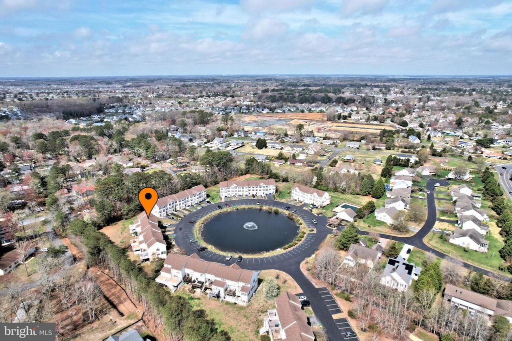 Image 4 of property listing at 15 JOHN HALL DR, Ocean View, DE 19970