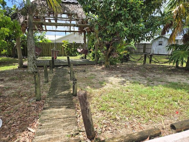 1510 NW 17th St, Homestead, FL 33030